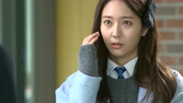 《继承者们》超甜宝娜校园广播告白太甜!灿荣学长瞬间脸红了呢!