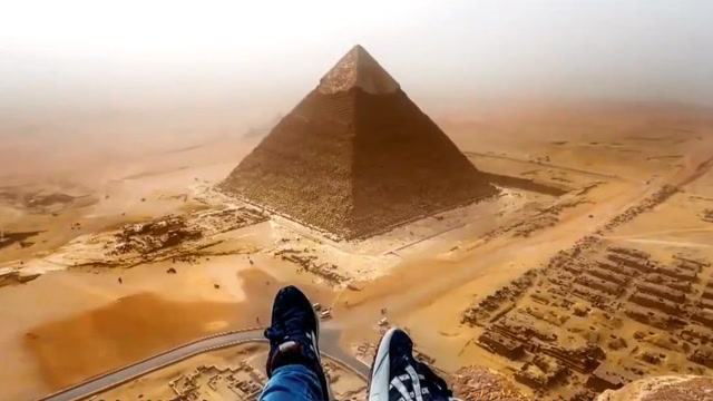 为何爬上金字塔顶端的人全部粉身碎骨?专家无法解释