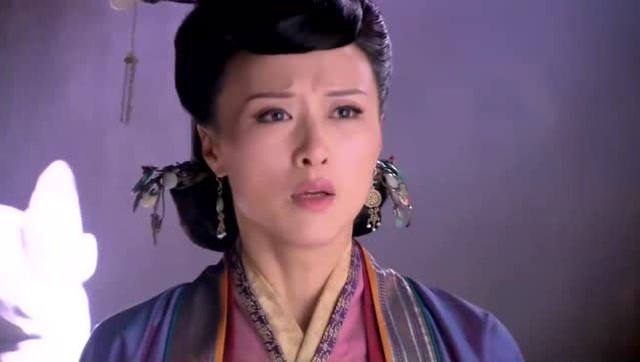 林平之十分想知道自己家族的秘密,竟对自己的母亲发火!