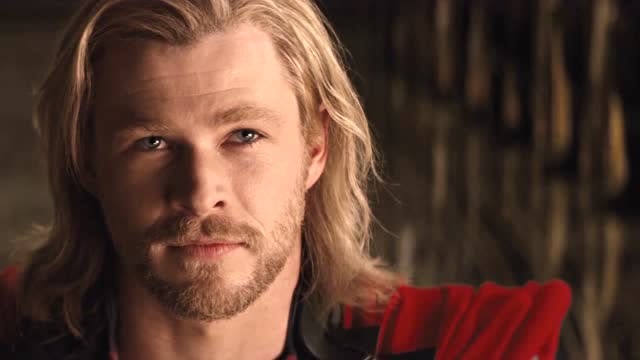 奥丁神解释雷神之锤的由来,这么牛的锤子可惜被海拉给捏碎了