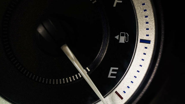 用车小知识:油量过低有危险!