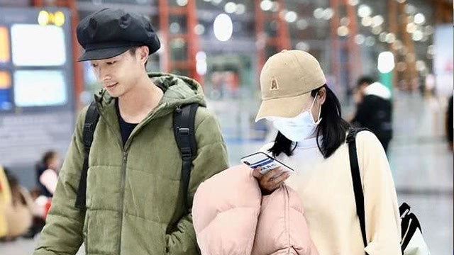 新婚燕尔!左立与妻子婚后首现身,一路热聊不断恩爱满框