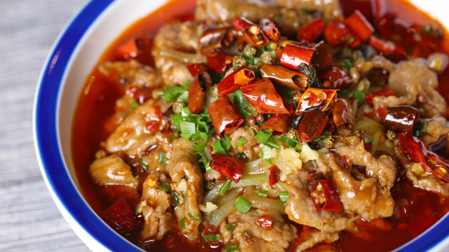 自己在家做个川味麻辣牛肉,很家常的做法,鲜香看着就口水直流!