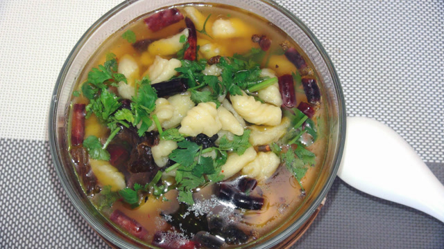 爽口酸汤猫耳朵,开胃小吃