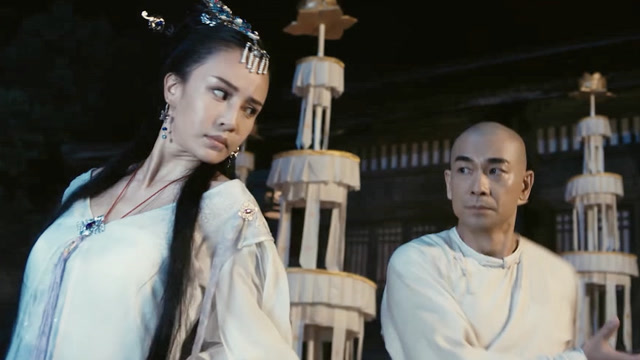 黄飞鸿遇见美艳的白莲圣母,两人近身切磋武艺