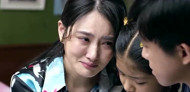 外滩钟声:安安给妈妈礼物,只要安安在身边,就不难过了