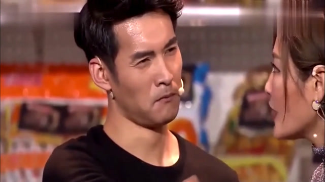 文松去打劫太娘炮,这下把美女急坏了,直接上手亲自教他!