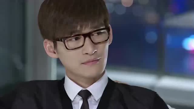 封腾调侃杉杉用王品若挣钱,杉杉一脸委屈,称自己对事业没兴趣!