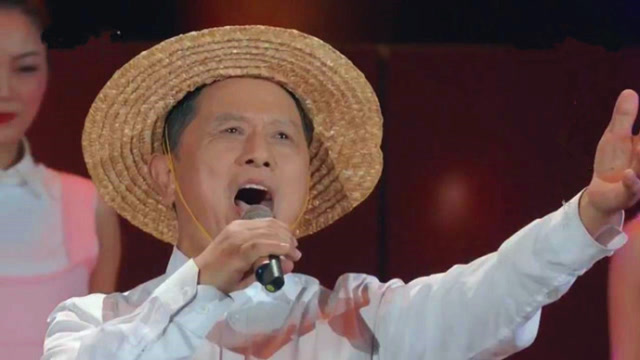 农民歌手刘恒增爆笑串烧歌曲,展现舞蹈魅力