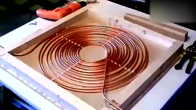 牛人用铜管自制热水器,可以申请专利了