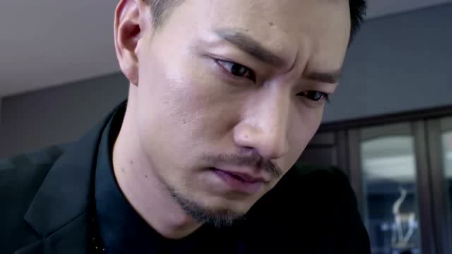 麻辣变形计:吴飞细心识破绽,仅凭一个纽扣,便发现剧亮已叛变