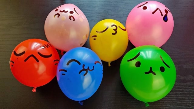 一次性剪爆6个气球,diy恶作剧史莱姆,结果到底会变成什么样呢?