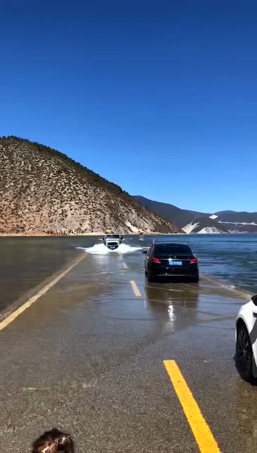 水中路,路中水!