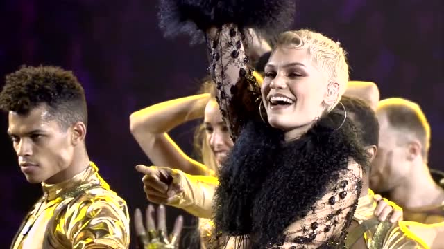 2016花滑商演art on ice finale jessie j