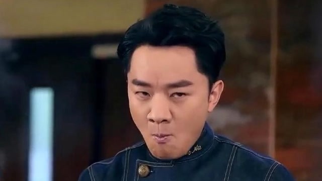 王祖蓝搞笑模仿谢霆锋,不料谢霆锋就在背后,结果被吓一跳!