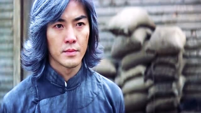 中华英雄:华英雄重出江湖,没有那么多废话,直接一掌让仇人上天!