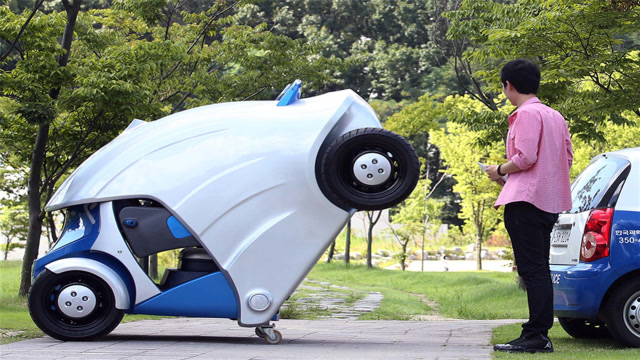 韩国发明可折叠的电动车,折叠后仅需占据一个标准停车位的1/3