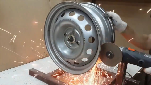 车轮加宽开车更稳?小伙自制加宽轮毂,网友:焊接这样你敢用?