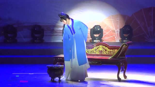 男旦吕峰唱越剧《黛玉焚稿》