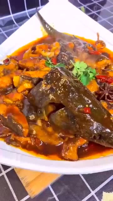 麻辣德子红烧鲟鱼教程美味滋补最简单的做法