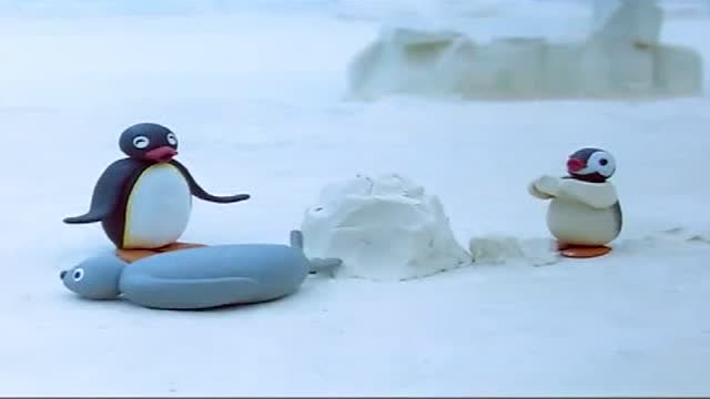 企鹅家族6:pingu带妹妹在外面堆雪人,海豹来找兄妹两玩!