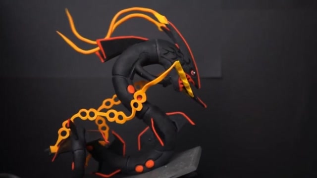 用粘土捏一个帅气的裂空座,步骤很简单,看完你学会了吗?