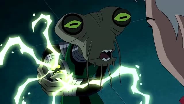 外星英雄:阿贝多出面阻止田小班,结果被阿兹米斯拿回了变身器