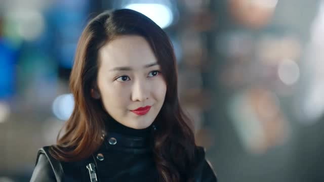 红唇王鸥好美,化身美女总裁对柳青阳出手也大方,电视剧推手片段