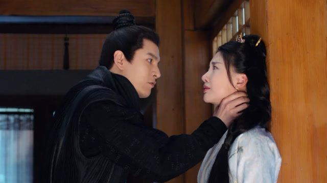 白发:痕香再扮容乐,傅筹怒掐痕香,因爱生恨,设计容乐喝下媚药