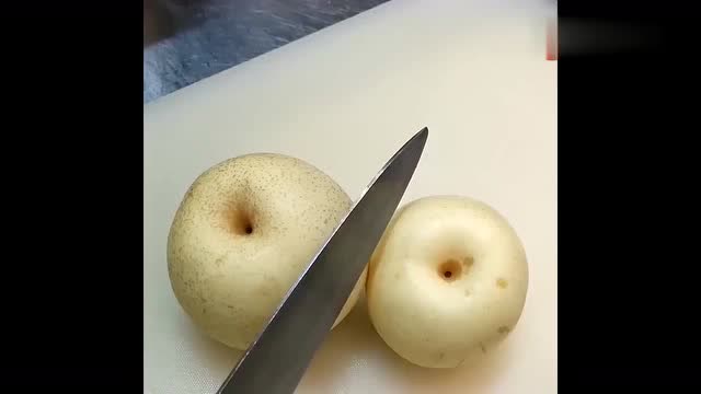 酒店大厨师竟是这样切水果,梨切的太漂亮,真是好技术!