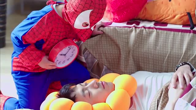 岳母非常生气,直接回房间一摔门