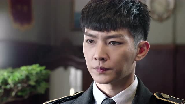 请赐我一双翅膀:龙天羽办公室翻东西,险些被局长发现