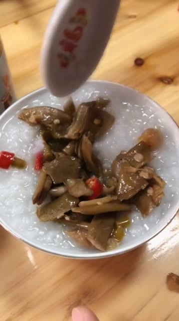 广西人真穷,一天得有两顿是吃粥的