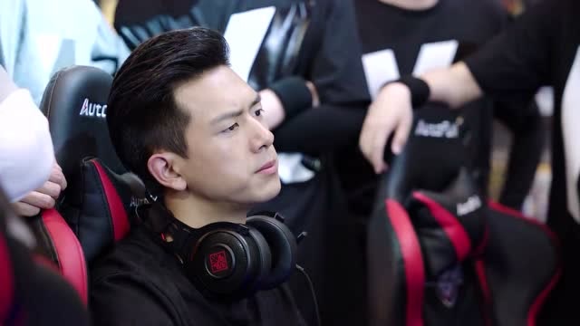 重温《亲爱的热爱的》哇!第一次看韩商言跟人比赛,真是帅呀!