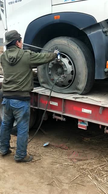 一秒钟给大货车轮胎充气,简直就是户外趴窝的良药!