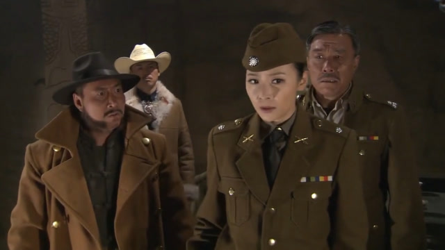 大漠枪神:二首领想娶大莲做压寨夫人,遭小玲警告,怎料他不信邪