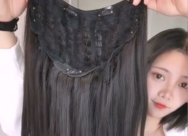 没想到戴上假发的女朋友竟然这么美,美如天仙,惊呆了
