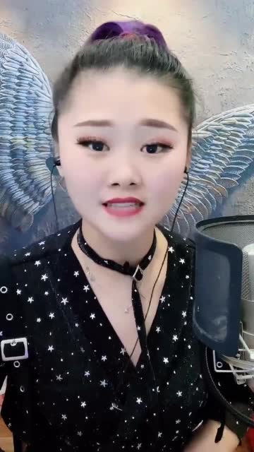 东北大妮子又出来唱二人转了一首光棍难唱出了单身的心酸