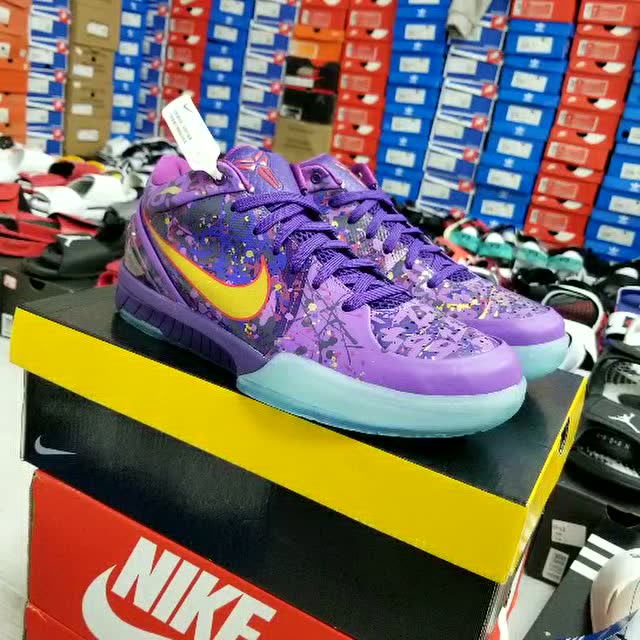 回忆大师之路的历程,科比4代紫金篮球鞋!