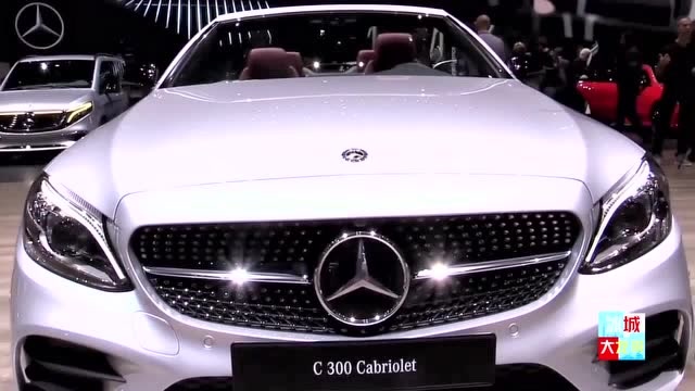 车展现场,实拍2020款奔驰c300敞篷跑车,这颜值简直没话说!