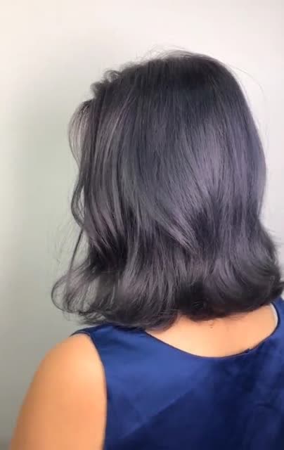 超级漂亮的蓝紫色,显白还有气质,短头发的妹子就染这个色!