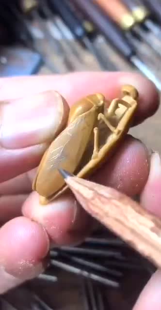 枣核上的雕刻,惟妙惟肖,高手在民间!