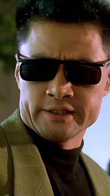 电影中的剪平头的都不好惹嘛!于荣光演技太棒了!