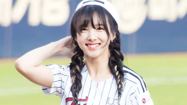 兔牙少女林娜琏直拍,twice可爱唱跳《feel special》