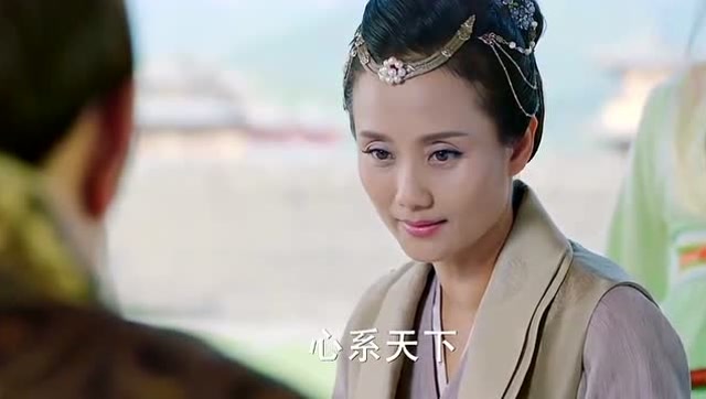 皇帝看见燕洵的母亲竟目不转睛,还调侃其风姿出尘,真是帝王本性啊!