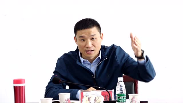 邓伟谋调研华达学校周边环境情况