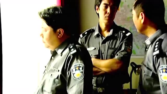 刑警的故事:胖警察祸从口出,一句话惹怒战友,当场对他出手