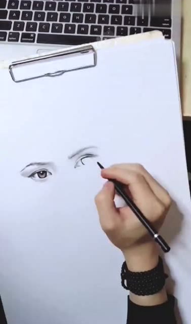 小龙女李若彤素描画画的太好看了和真人几乎一模一样