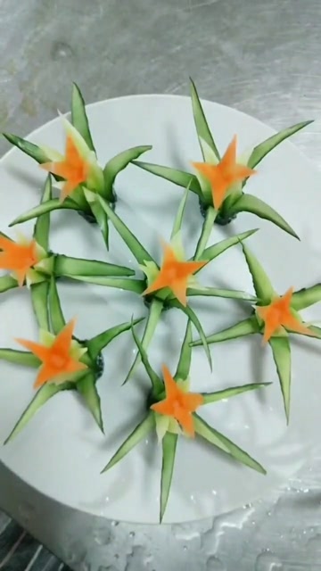 简单易学的花样盘饰,黄瓜和胡萝卜的合作