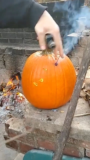 小时候的窜天猴烟花还能这么玩,真的是长见识了